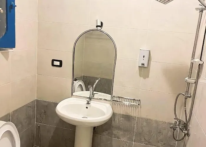 جولدن صن العروسه طريق الشيراتون السقالة ميدان محافظة البحر الأحمر 84511 مصر Hotel 2*