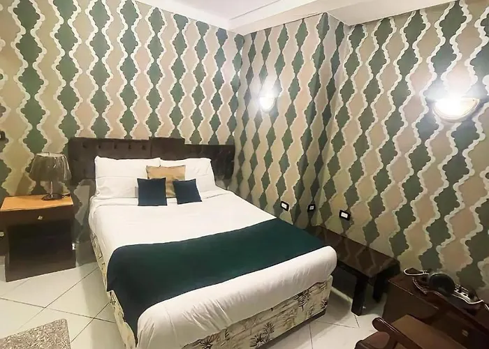 جولدن صن العروسه طريق الشيراتون السقالة ميدان محافظة البحر الأحمر 84511 مصر Hotel Hurghada